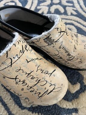Boho Dansko Cream Script-Print Clogs with Black Interior Sz EU 37/US 7